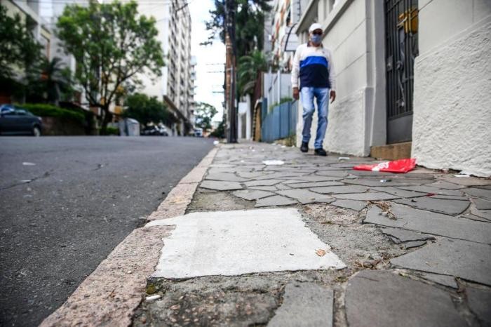 Após acordo, placa que mostrava centro de tortura durante a Ditadura Militar em Porto Alegre será recolocada