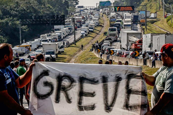 Greve dos caminhoneiros: confira onde há atos e bloqueios de rodovias no Brasil