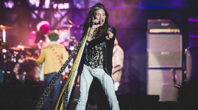 Aerosmith adia turnê após Steven Tyler sofrer recaída do vício em drogas