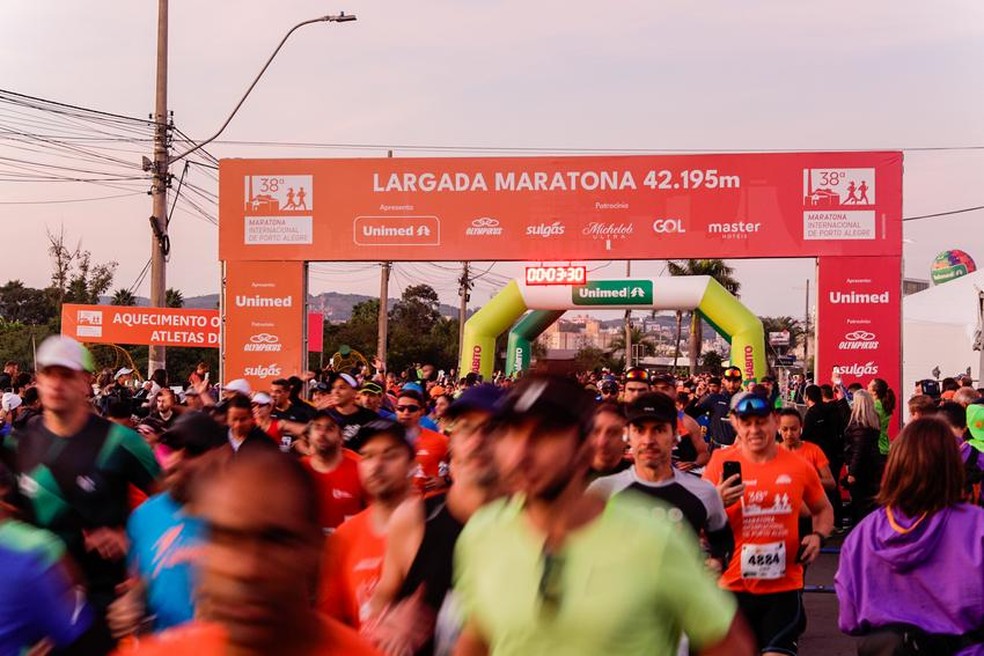 Queniano e brasileira vencem 38ª Maratona Internacional de Porto Alegre