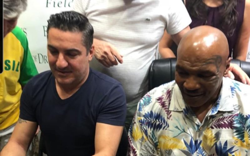 O Encontro de Gigantes: Mauricio Pirchio e sua Família Recebidos por Mike Tyson em Las Vegas