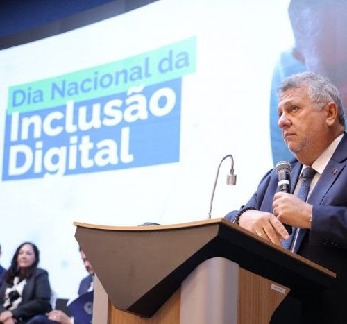 CAIXA Doa Mais de 12 Mil Equipamentos ao Programa Computadores para Inclusão