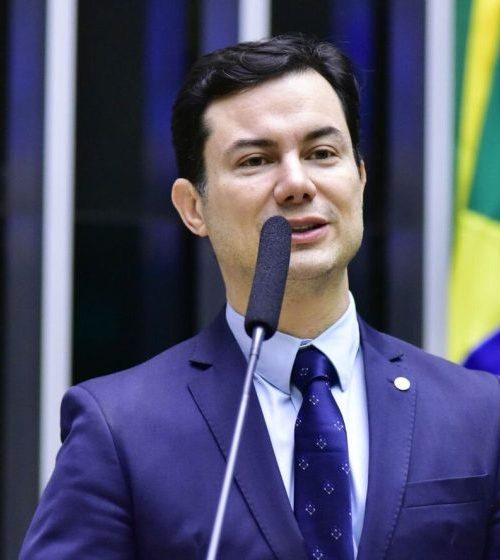 Clodoaldo Magalhães emite parecer contrário a projeto que flexibiliza licenciamento ambiental com seguro