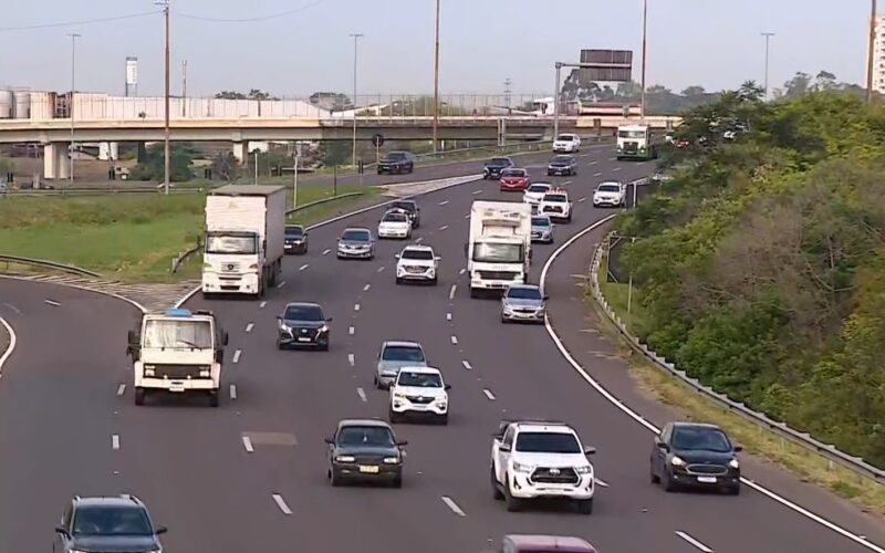 Aumento do fluxo de veículos na FreeWay em direção ao Litoral do RS antecipa movimentação para o Réveillon.