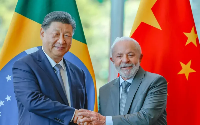 Lula anuncia medida para facilitar entrada de chineses no Brasil