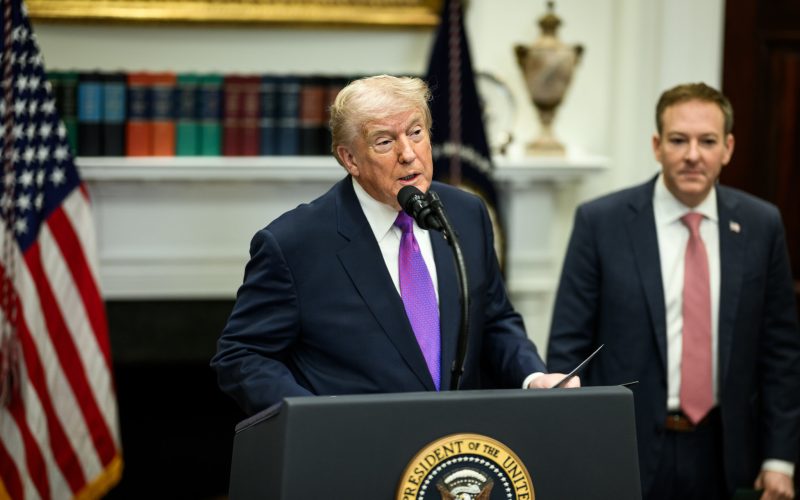 Trump aumenta tarifa global para 15% após Suprema Corte decidir