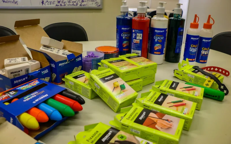Descontos em material escolar chegam a Porto Alegre a duas semanas do início das aulas.