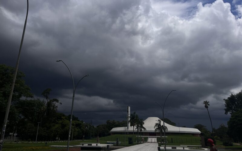 Alerta do INMET: previsão de fortes chuvas em diversas regiões do Rio Grande do Sul amanhã