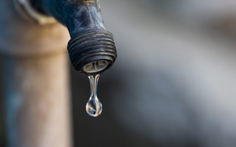 Gravataí: 11 bairros afetados por falta de água devido a apagão.