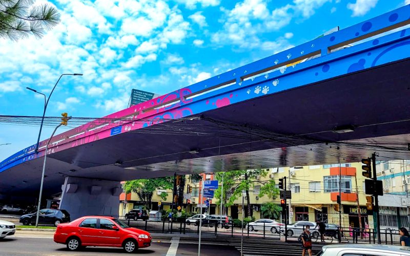 Edital seleciona casal para cuidar de espaço sob o Viaduto Tiradentes, em Porto Alegre.