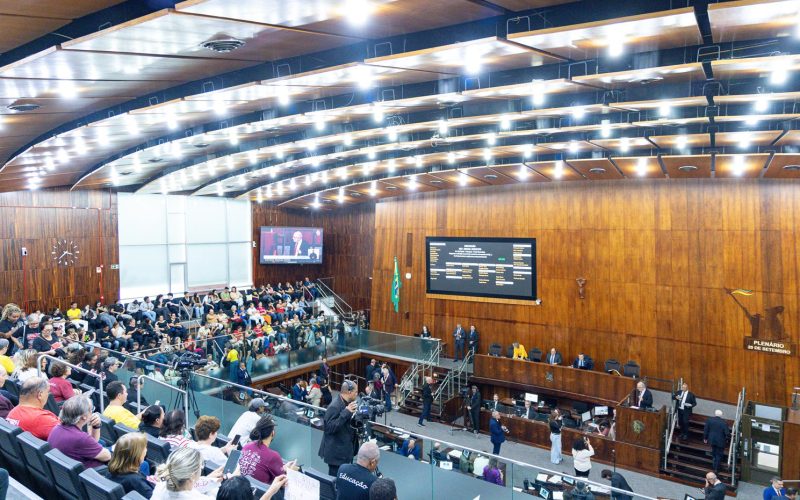 Assembleia do Rio Grande do Sul aprova aumento de 5,4% para professores