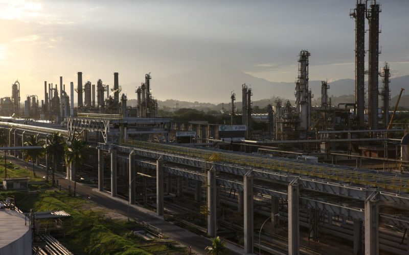 Petrobras anuncia aumento de R$ 0,38 no preço do diesel para distribuidoras