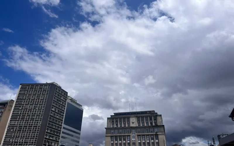 Chuva fraca e aumento de nuvens previstos para sexta-feira em algumas regiões do Rio Grande do Sul.