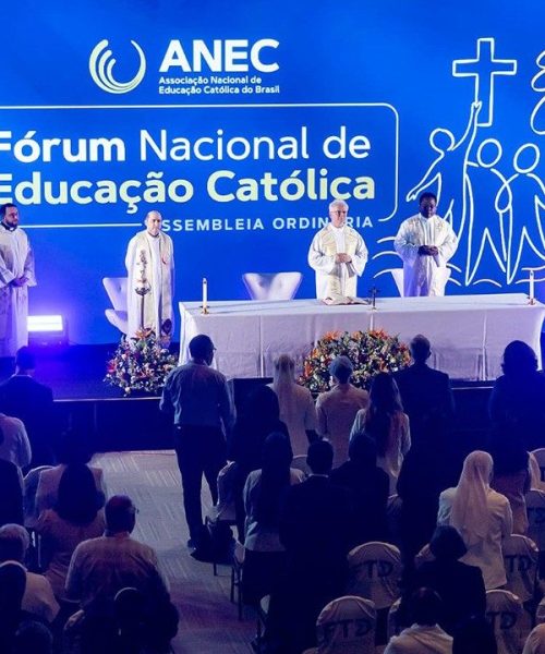 ANEC celebra 80 anos com lançamento de livro sobre a história da educação católica no Brasil