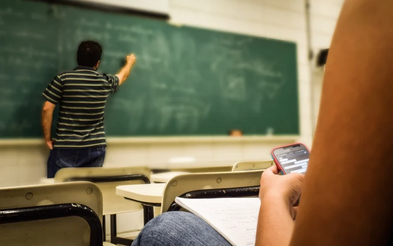 Reajuste de 5,4% para professores do RS é aprovado com efeitos retroativos