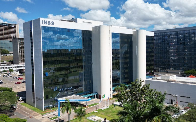 Ana Cristina Viana Silveira assume a presidência do INSS em nova mudança no comando governamental