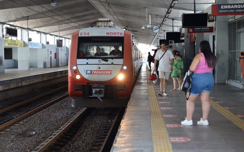 Trensurb mantém funcionamento limitado nesta terça-feira (14)