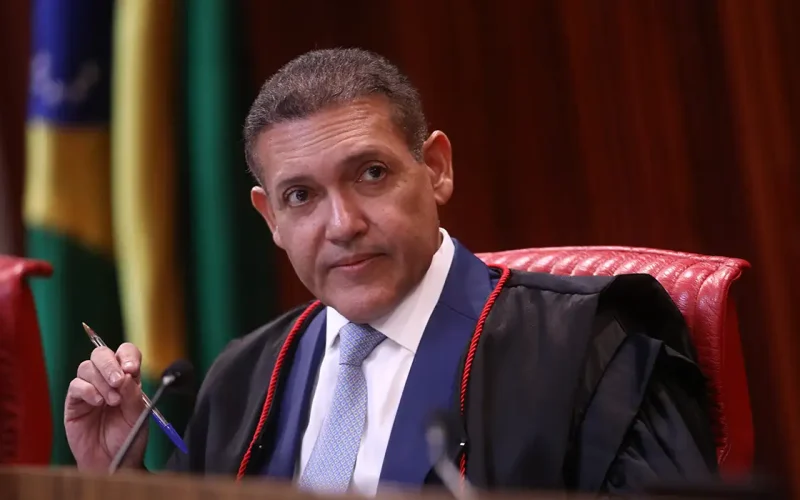 Nunes Marques assume a liderança do TSE e se prepara para as eleições