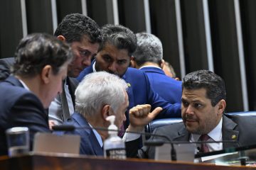 Senado congela PEC que extingue a escala 6×1