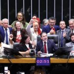 Câmara Legislativa ratifica, em votação dupla, proposta para abolir a jornada 6×1