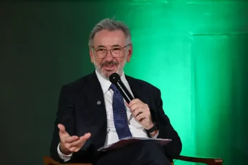 Taxa americana coloca em risco indústrias brasileiras como calçados e máquinas