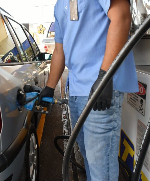 Queda no custo da gasolina em maio impulsionada por etanol acessível e apoio do governo federal