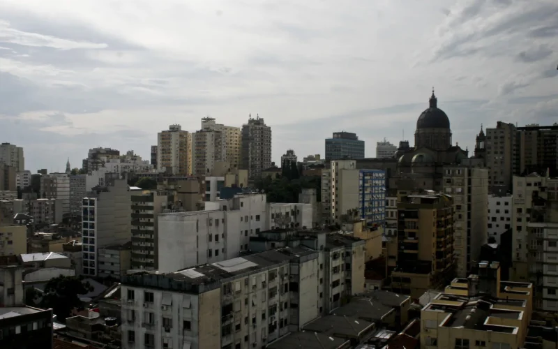 Quarta-feira promete temperaturas baixas e clima estável no Rio Grande do Sul