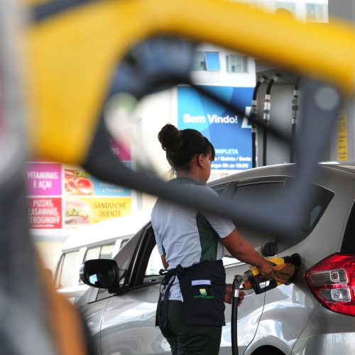 Petrobras eleva valor da gasolina destinado às distribuidoras