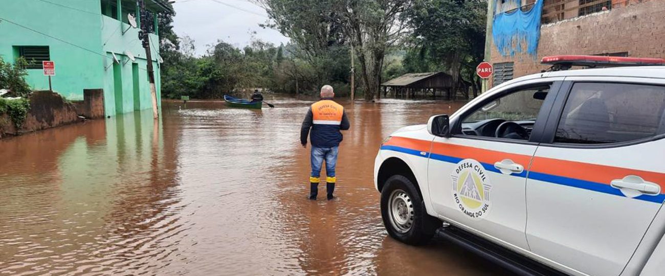 Defesa Civil emite aviso sobre possibilidade de enchentes no Rio Grande do Sul até quarta-feira