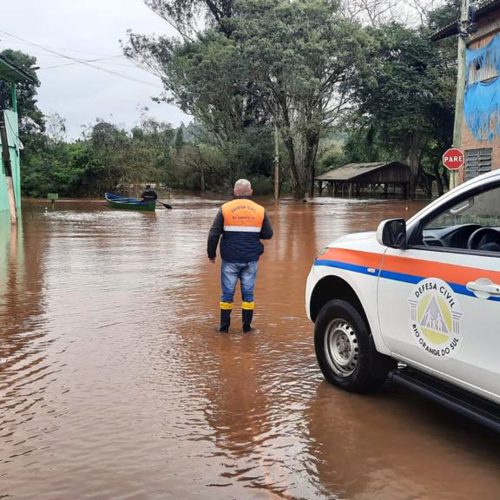 Defesa Civil emite aviso sobre possibilidade de enchentes no Rio Grande do Sul até quarta-feira