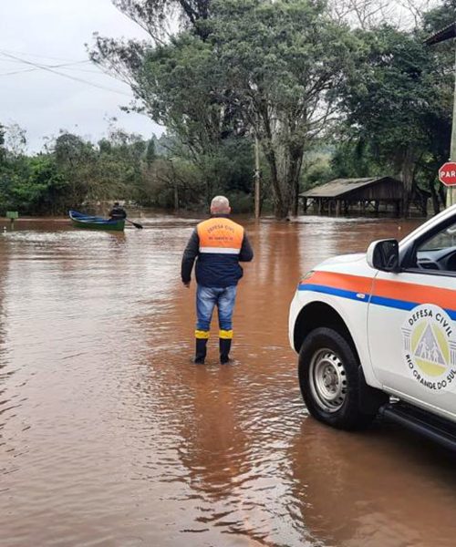 Defesa Civil emite aviso sobre possibilidade de enchentes no Rio Grande do Sul até quarta-feira